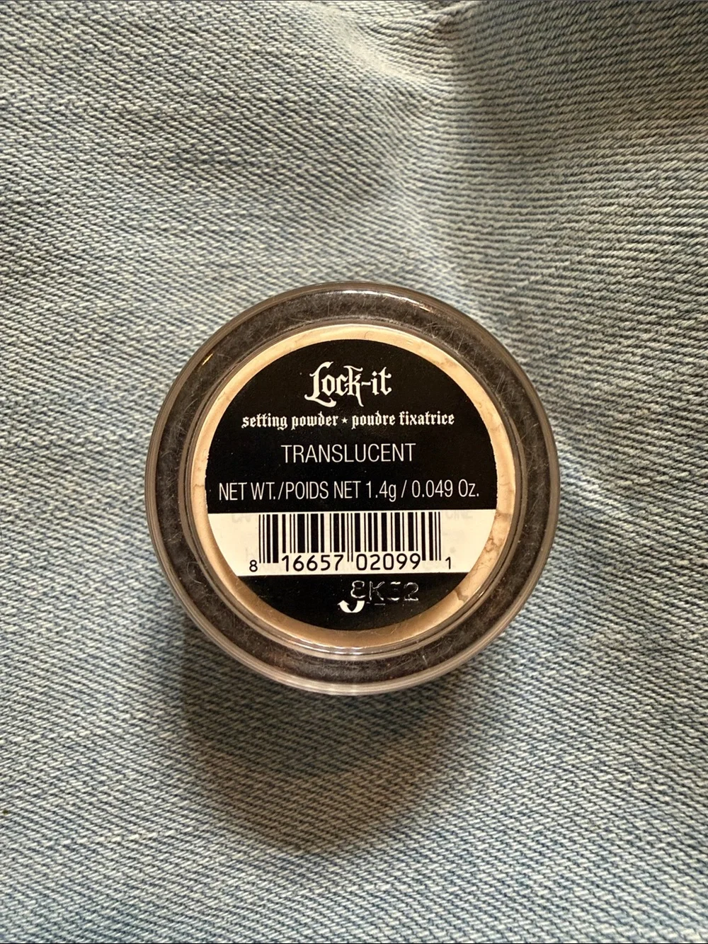 KVD Lock-It Setting Powder Translucent - Picture 2 of 3